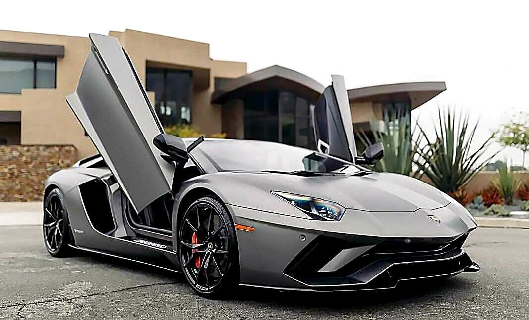 Rent Lamborghini Aventador Matte in Los Angeles 2